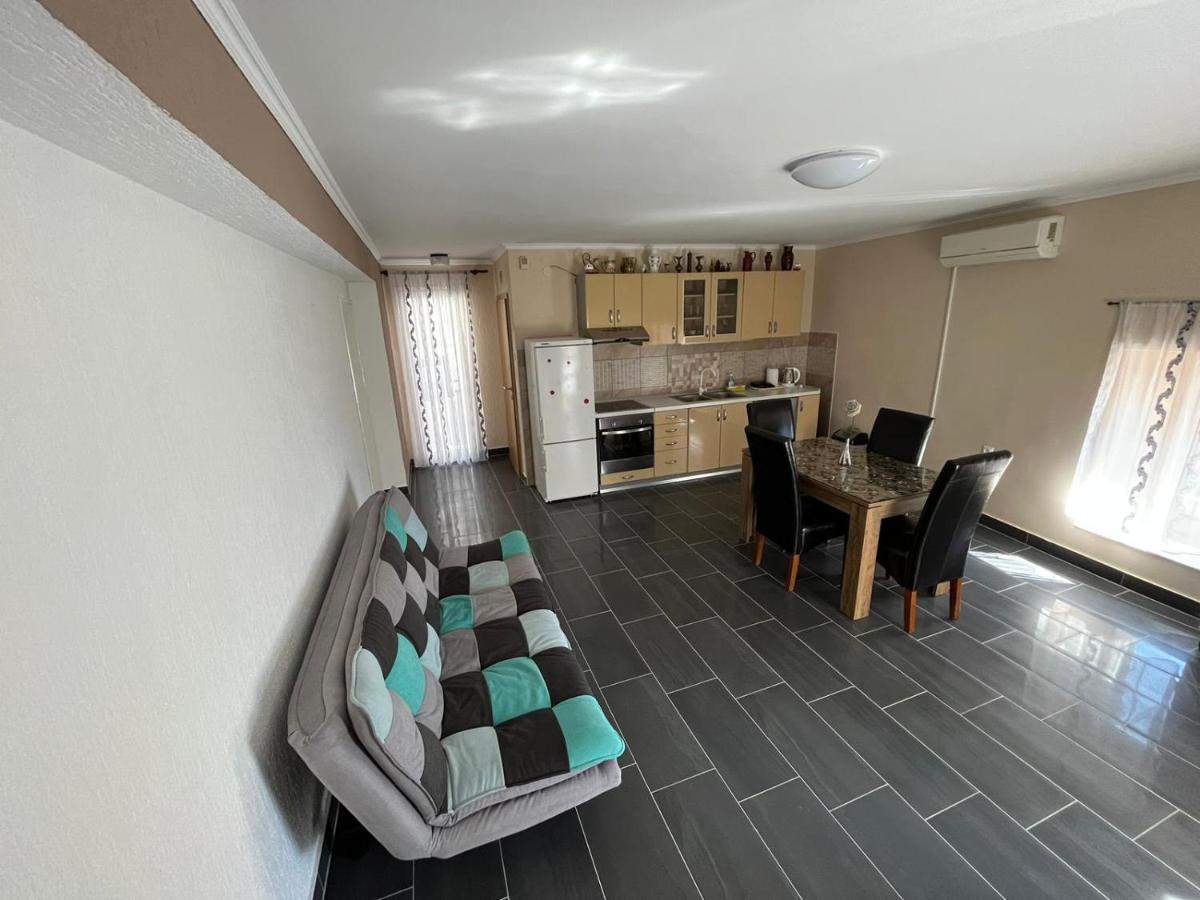 Old Town Apartment Медулин Экстерьер фото